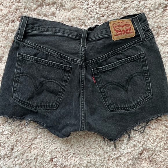 Black Levi’s jean shorts - Picture 1 of 2